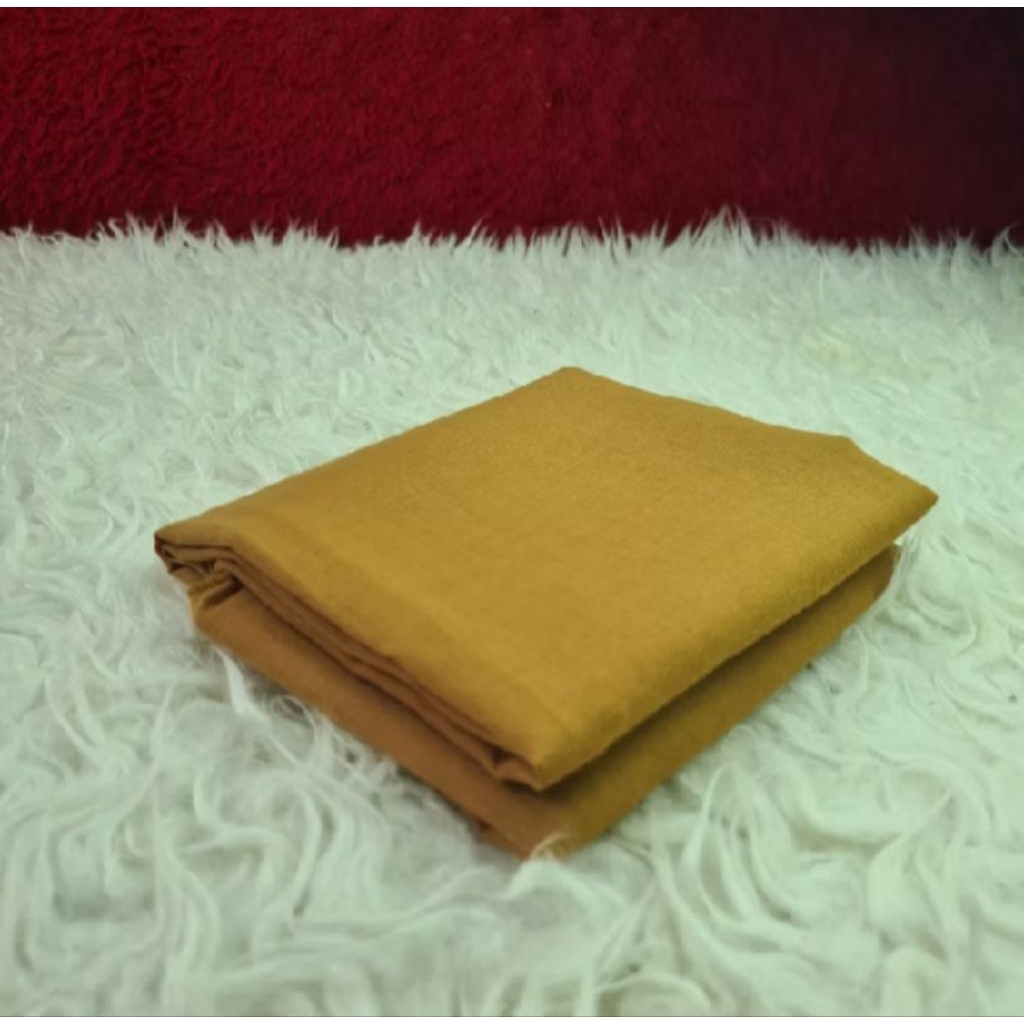 Hijab segi empat polos mustad/kuning