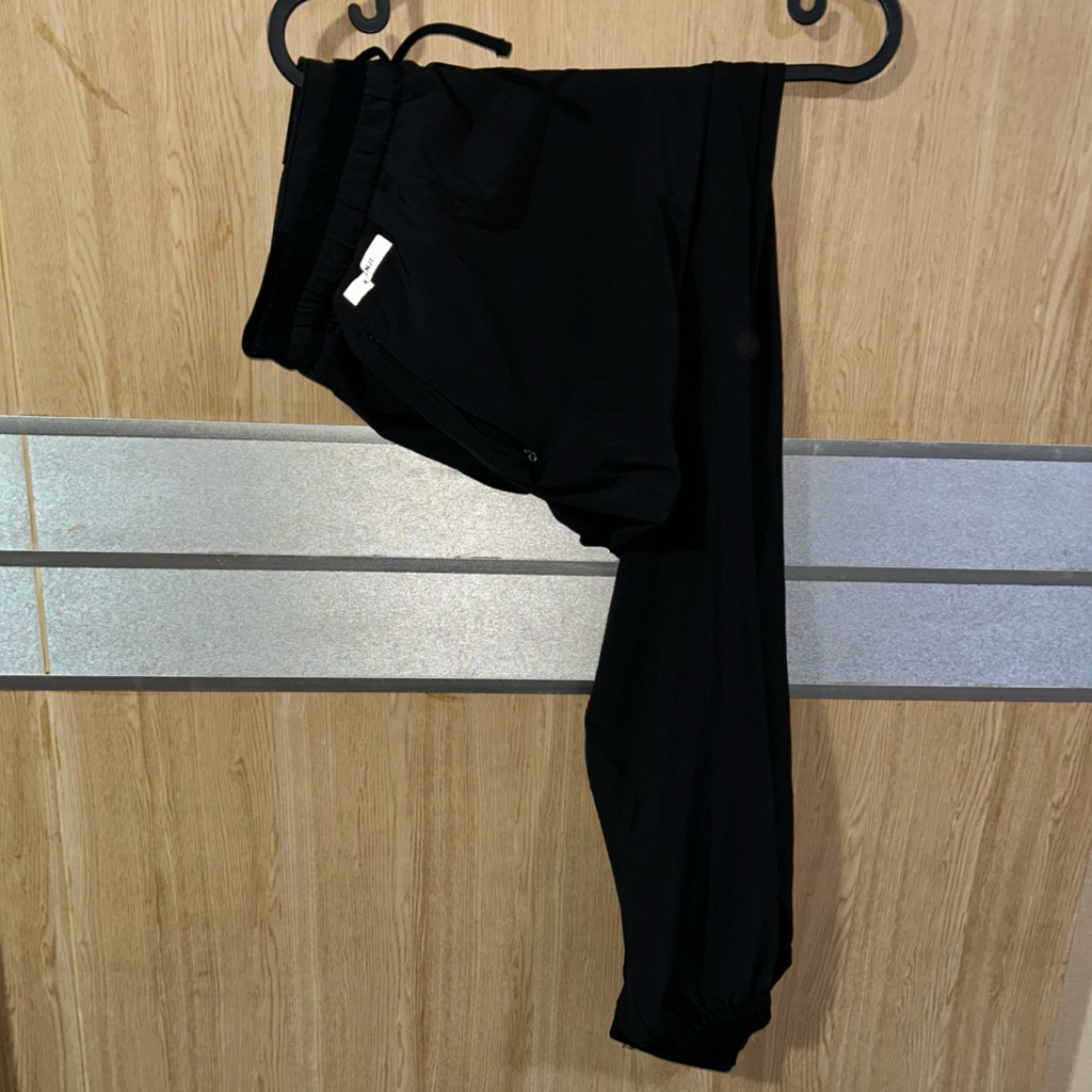 PRELOVED decathlon kalenji celana hiking hitam