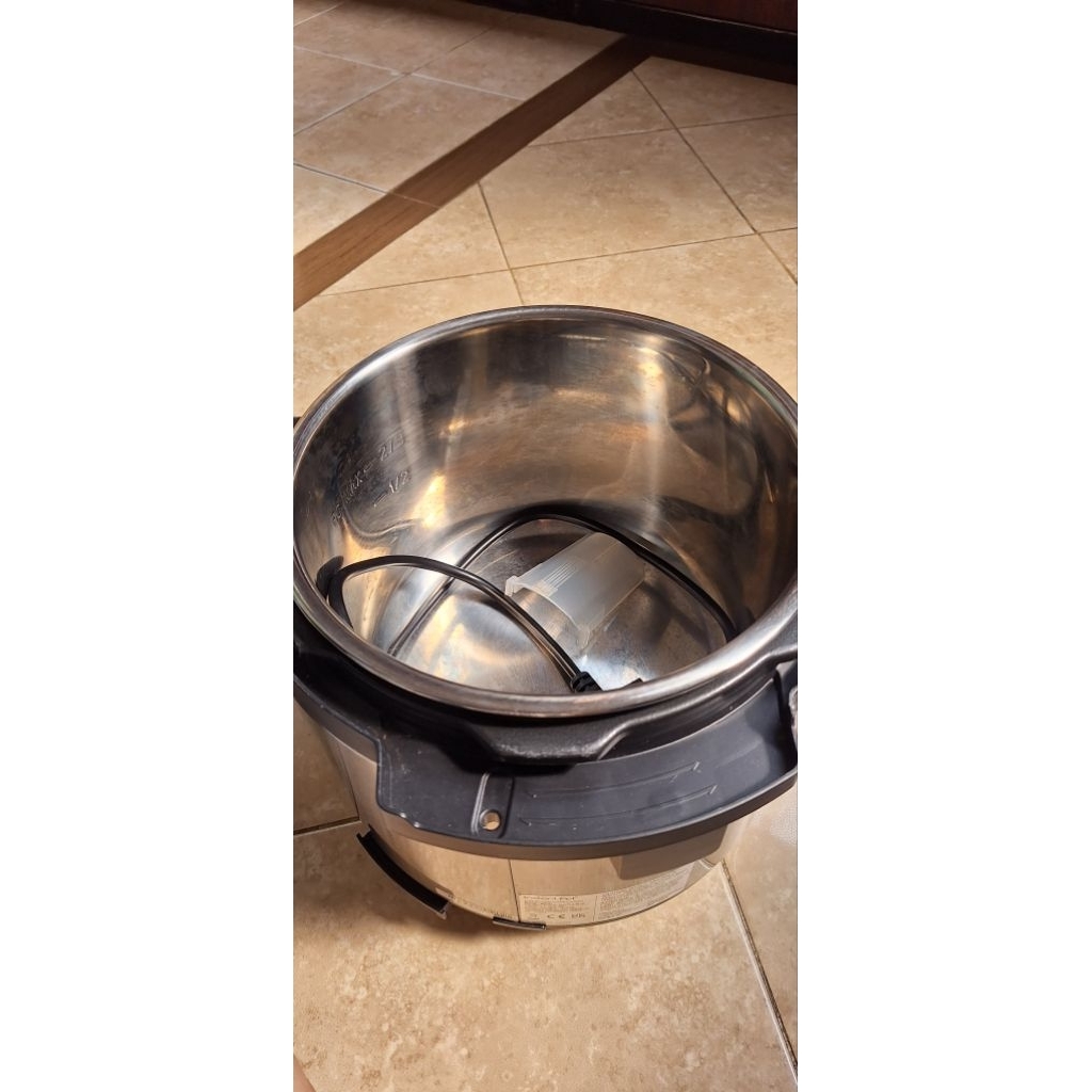 Preloved Rice Cooker Instant POT