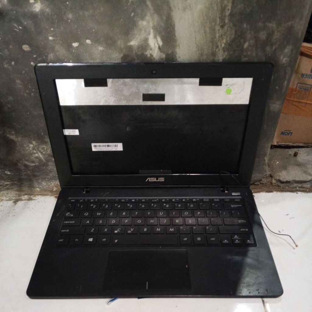 Casing Laptop Asus X200CA