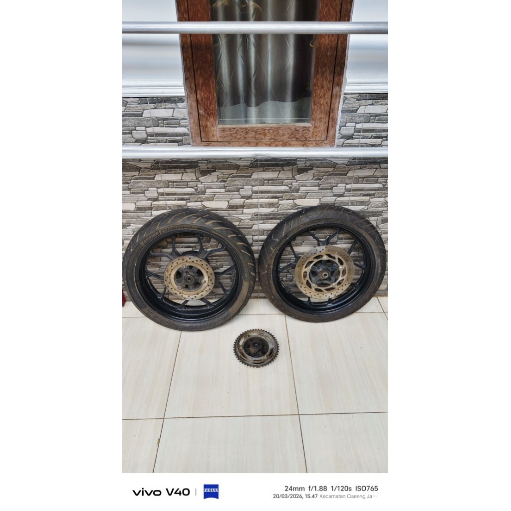velg yamaha set MT15 original