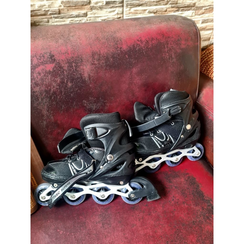 Preloved Sepatu roda anak power inline skate hitam size 39-42