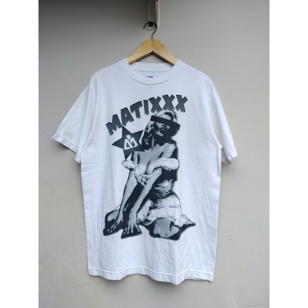 Kaos Brand Skateboard Vintage Y2K Matix Pin-up Halftone Art, Size M (P71Cm x L50Cm), Warna Putih