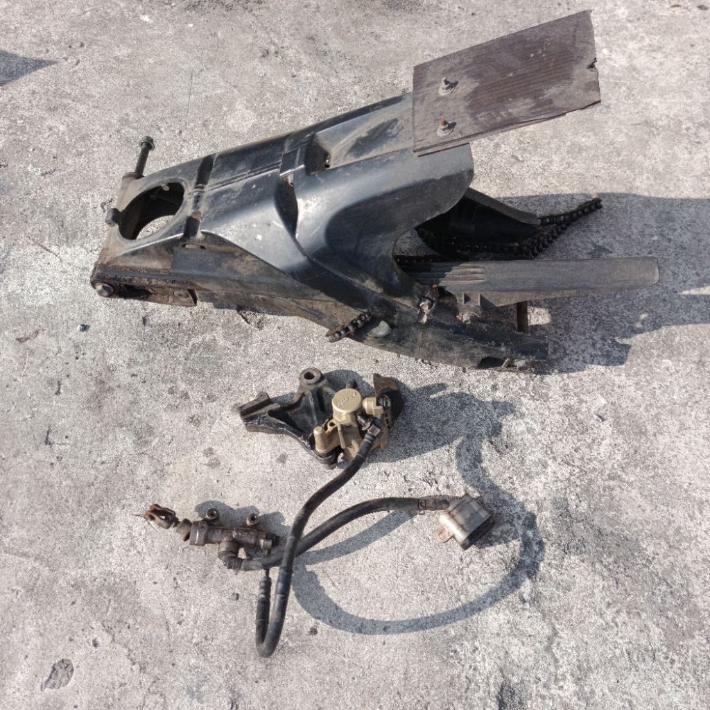 Swing Arm YAMAHA Xabre R15V2 pnp Vixion