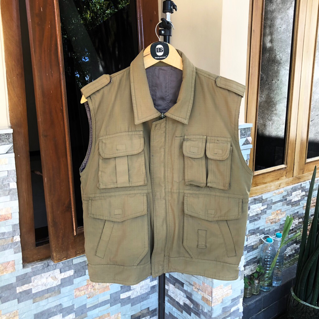 vest second original