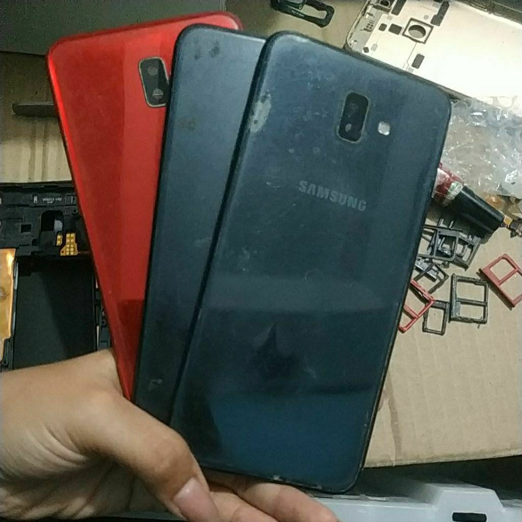Backdoor bekas Samsung j6 plus kurang tombol on/off seperti difoto