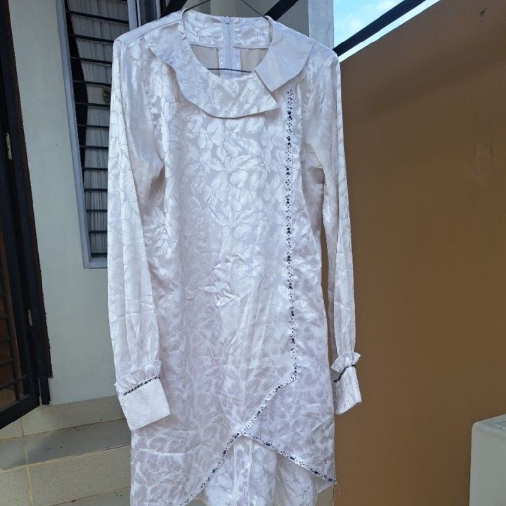 TUNIK SILK PREMIUM PUTIH CORAK WANITA