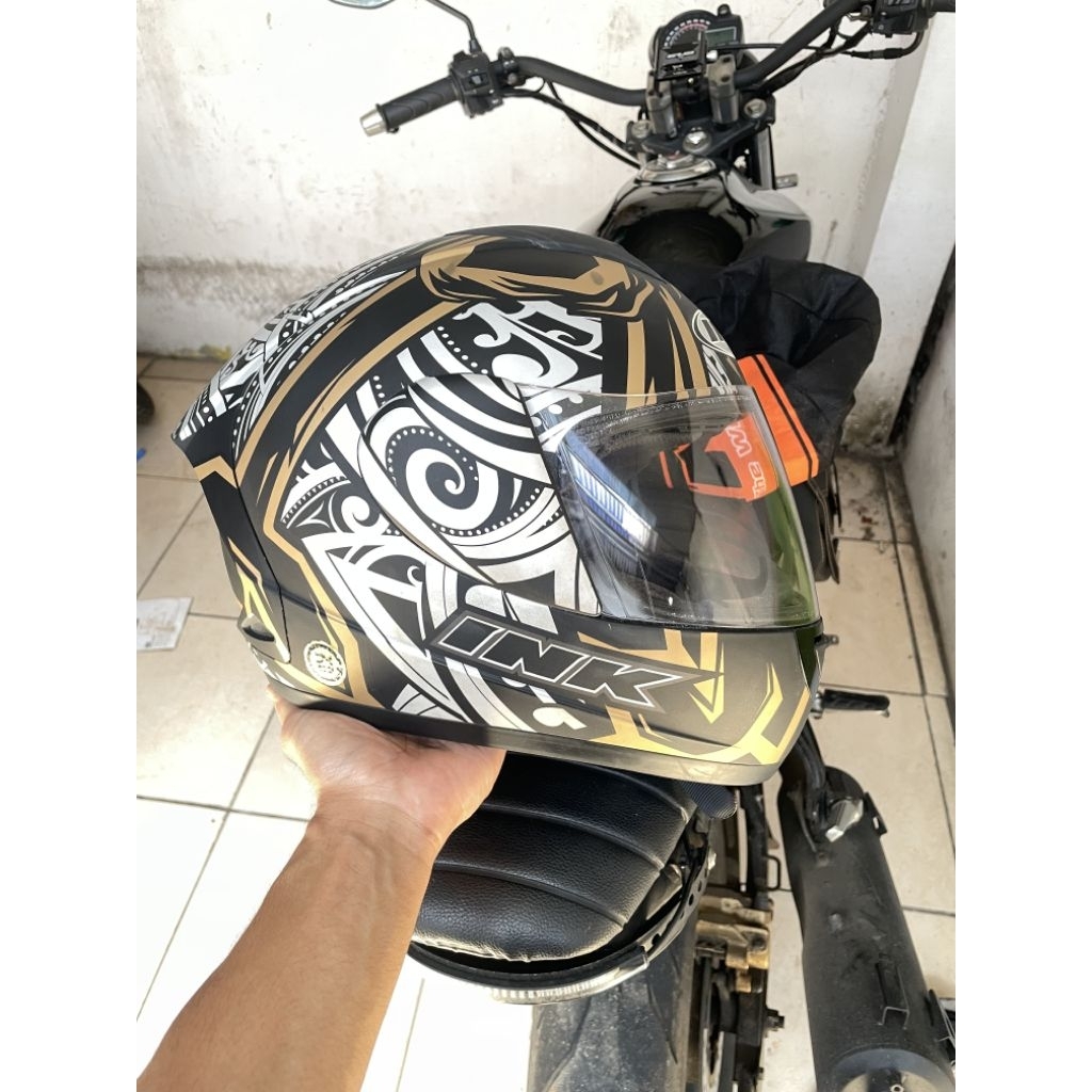 Helm INK CL Max Seri 8 Black Gold Original Second
