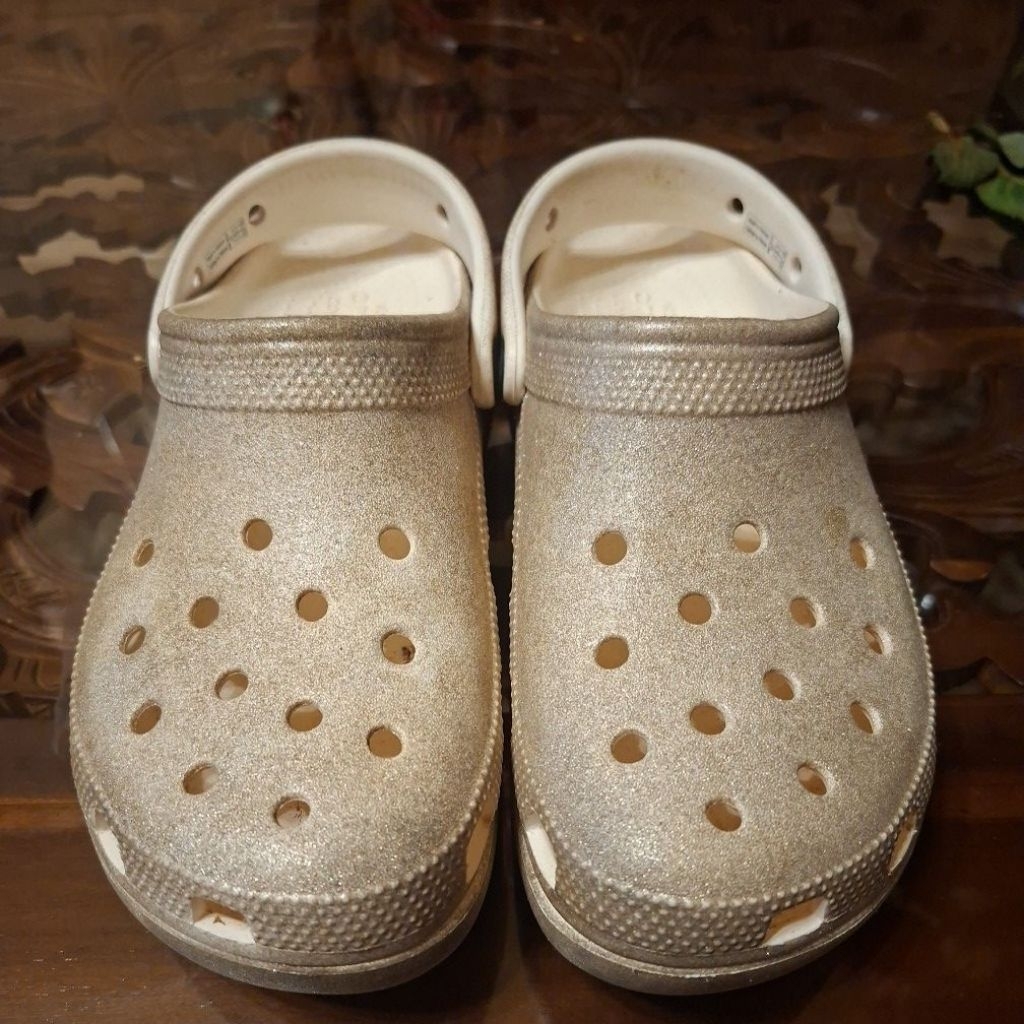 crocs original preloved