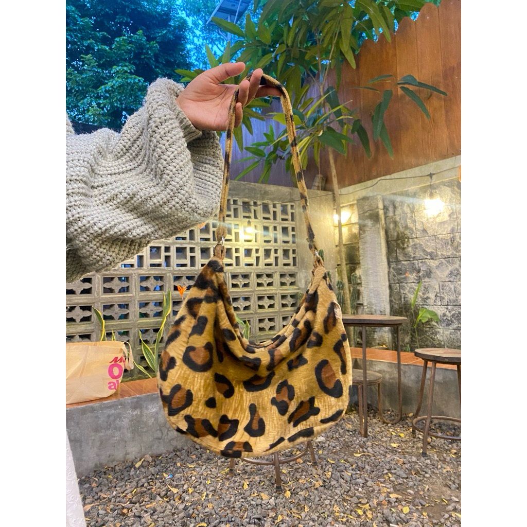 shoulder bag tas motif macan leopard (preloved good condi / blm pernah dipakai)
