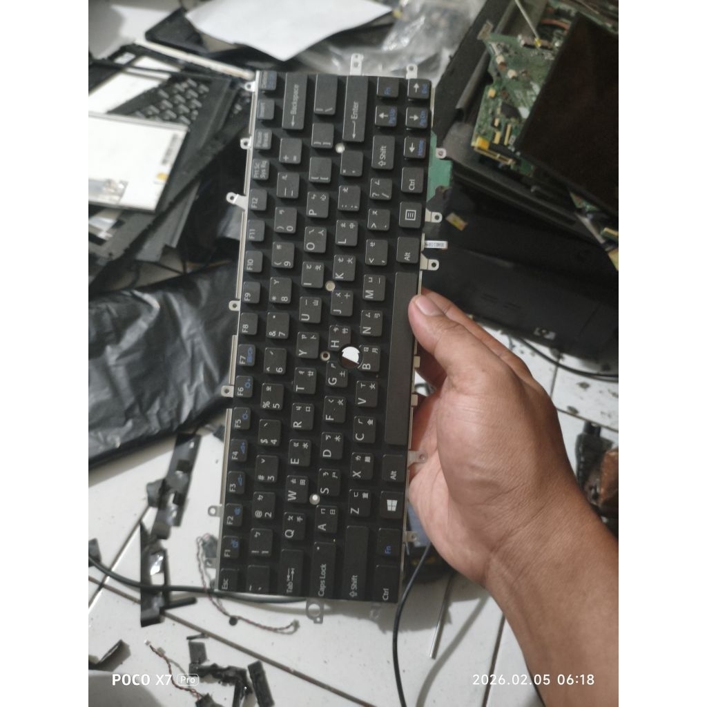 keyboard laptop sony Vaio Duo 11 SVD112  ori