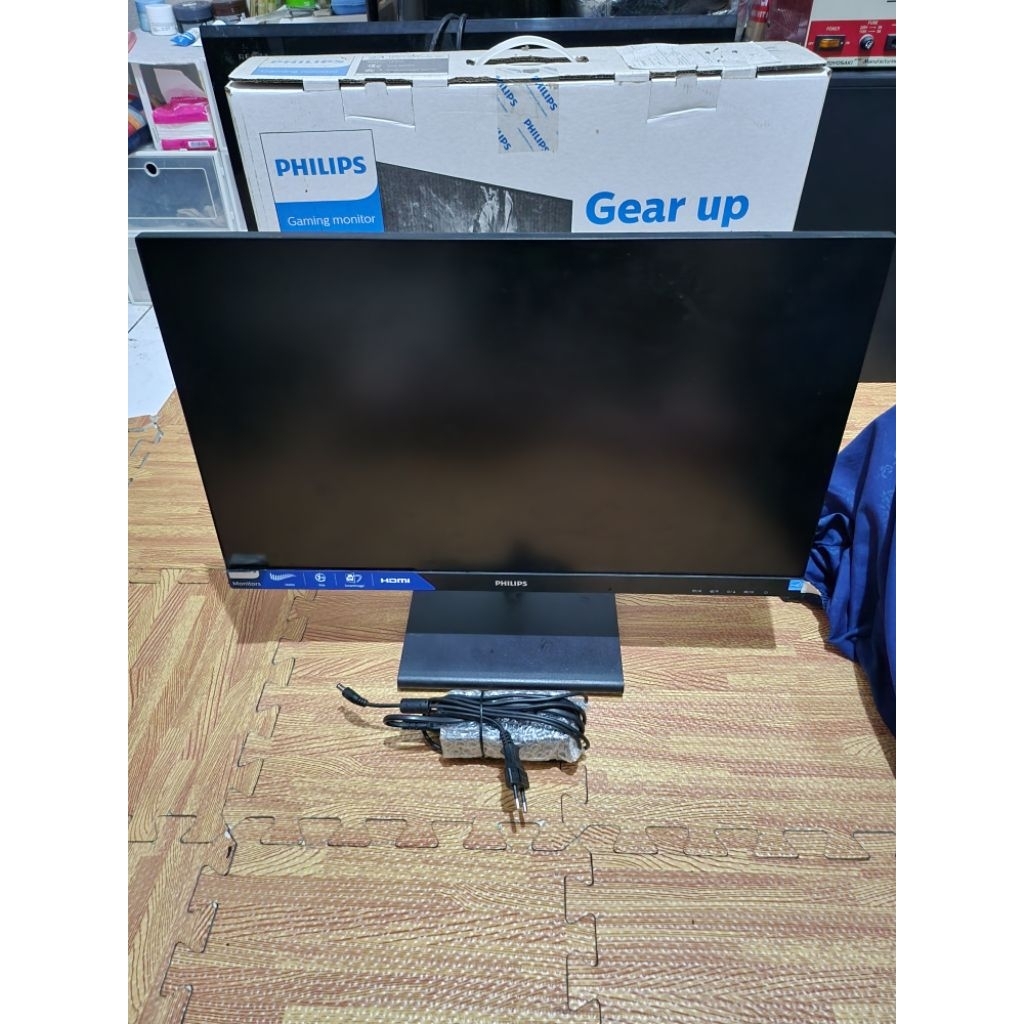 (MINUS) Gaming Monitor Philips 24inch & TV TOSHIBA REGZA 24PB1E