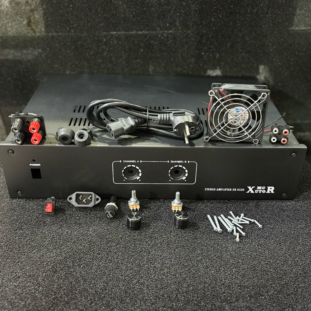 box amplifier XR 0220 + acc