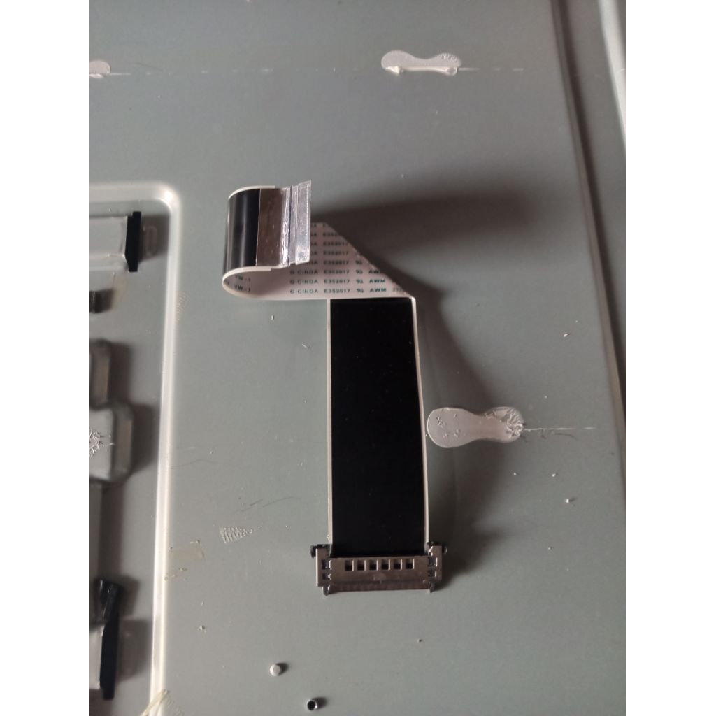 KABEL FLEXIBEL TV CHANGHONG L40H2 BEKAS NORMAL