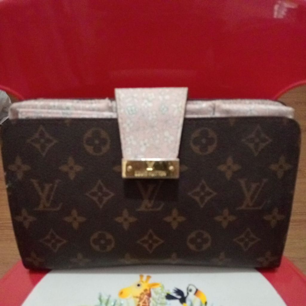 Dompet Wanita LV Monza