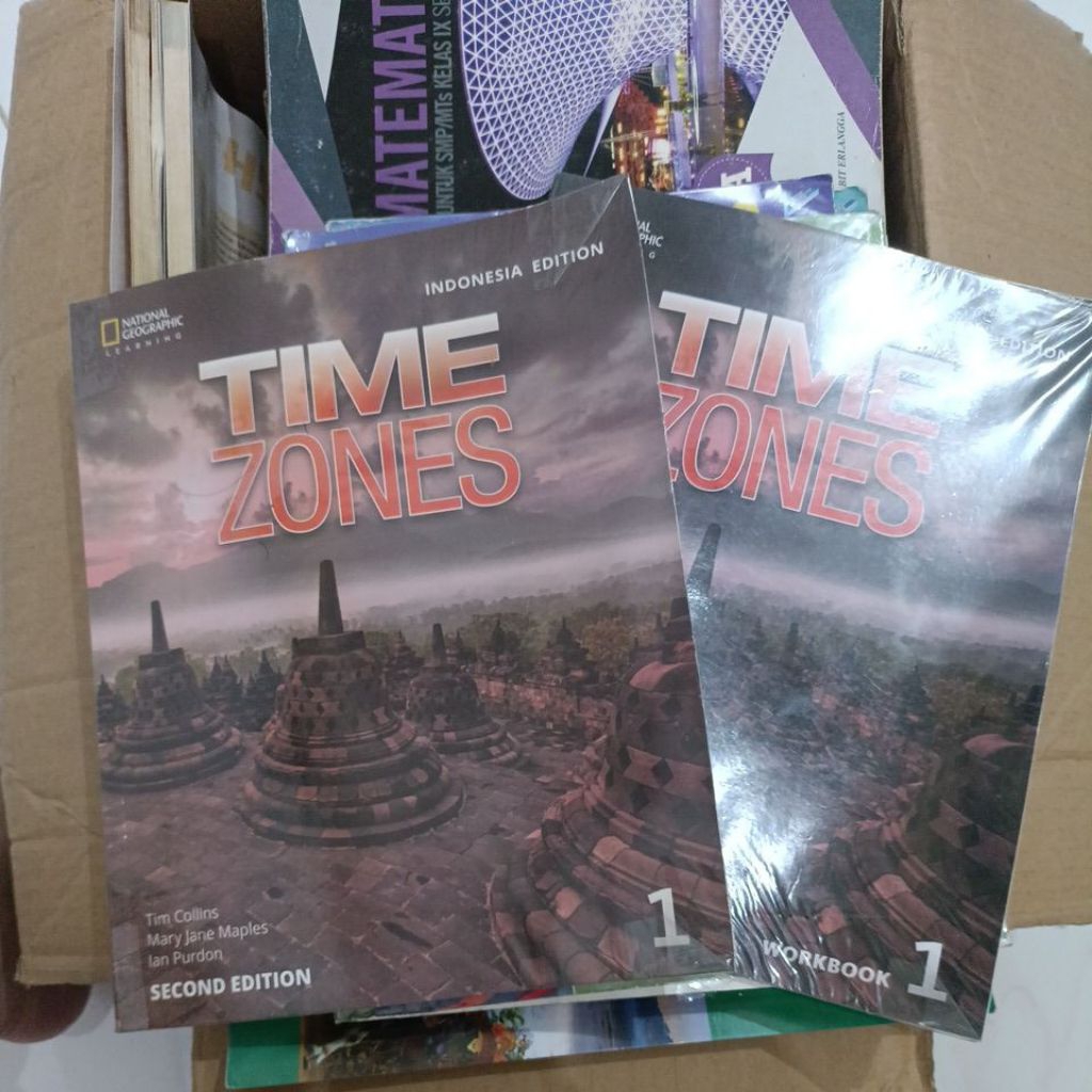 Buku Bahasa Inggris TimeZones 2 Books SMP kelas 1 original
