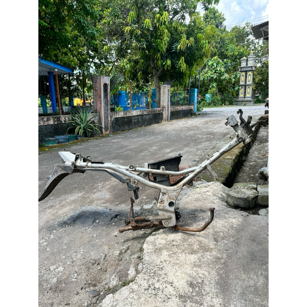 rangka sasis kymco spike bahan rbt trail