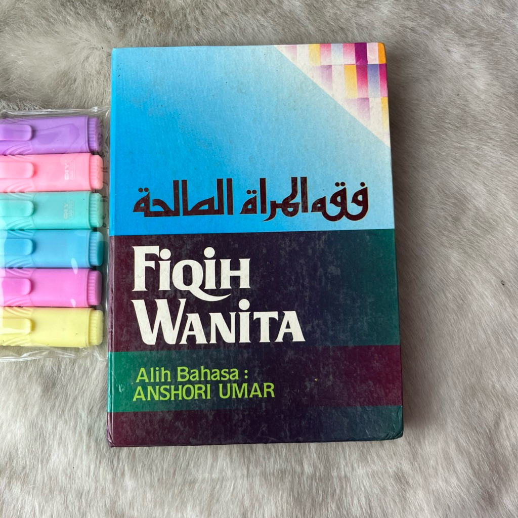 Buku Fiqih Wanita Ahli Bahasa Anshori Umar