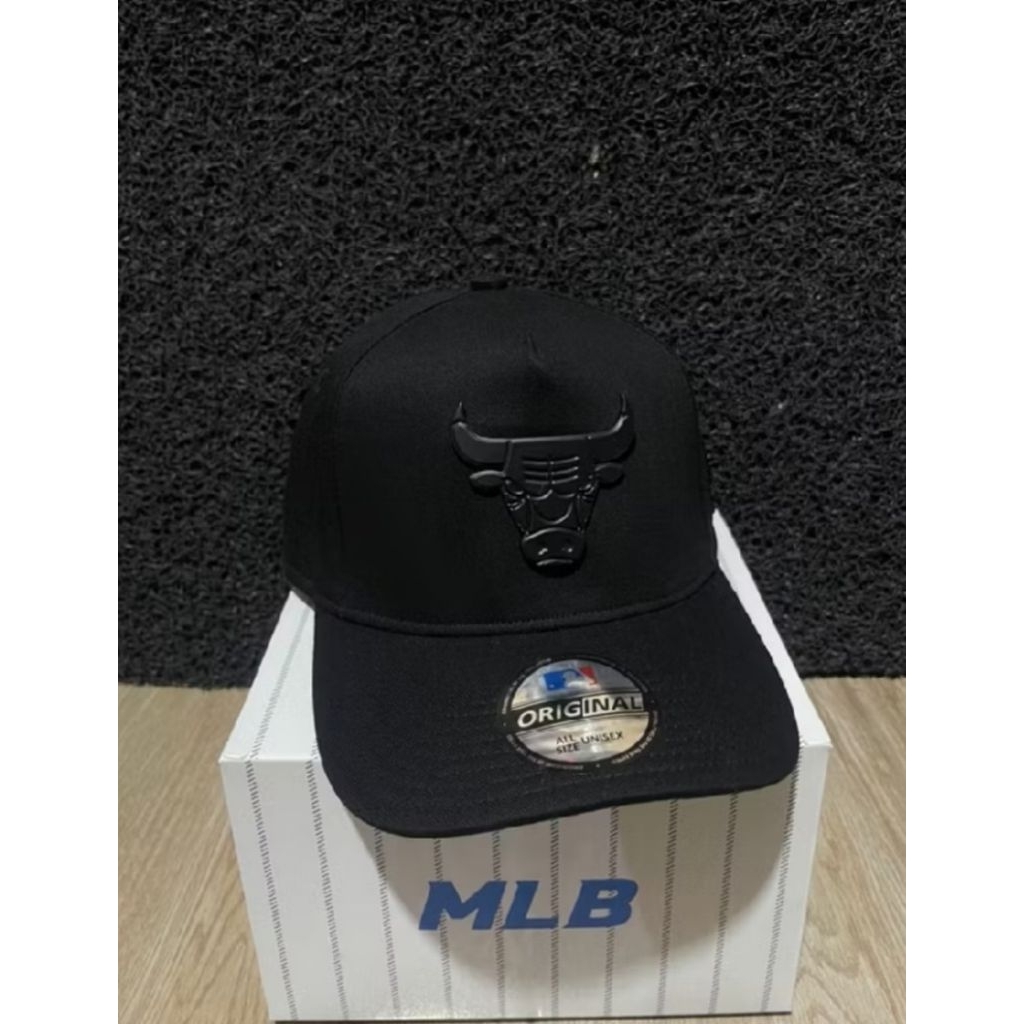 TOPI BASEBALL MLB METAL LOGO BANTENG ORIGINAL FULL BLACK / TOPI LOGO BESI PRIA WANITA / TOPI PLAT LO