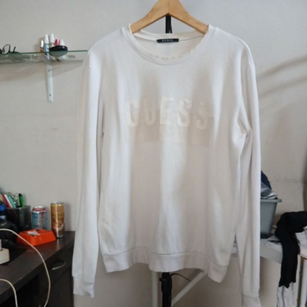 Crewneck Sweatshirt bahan katun pleece super tebal warna broken White GUESS second Original size L l