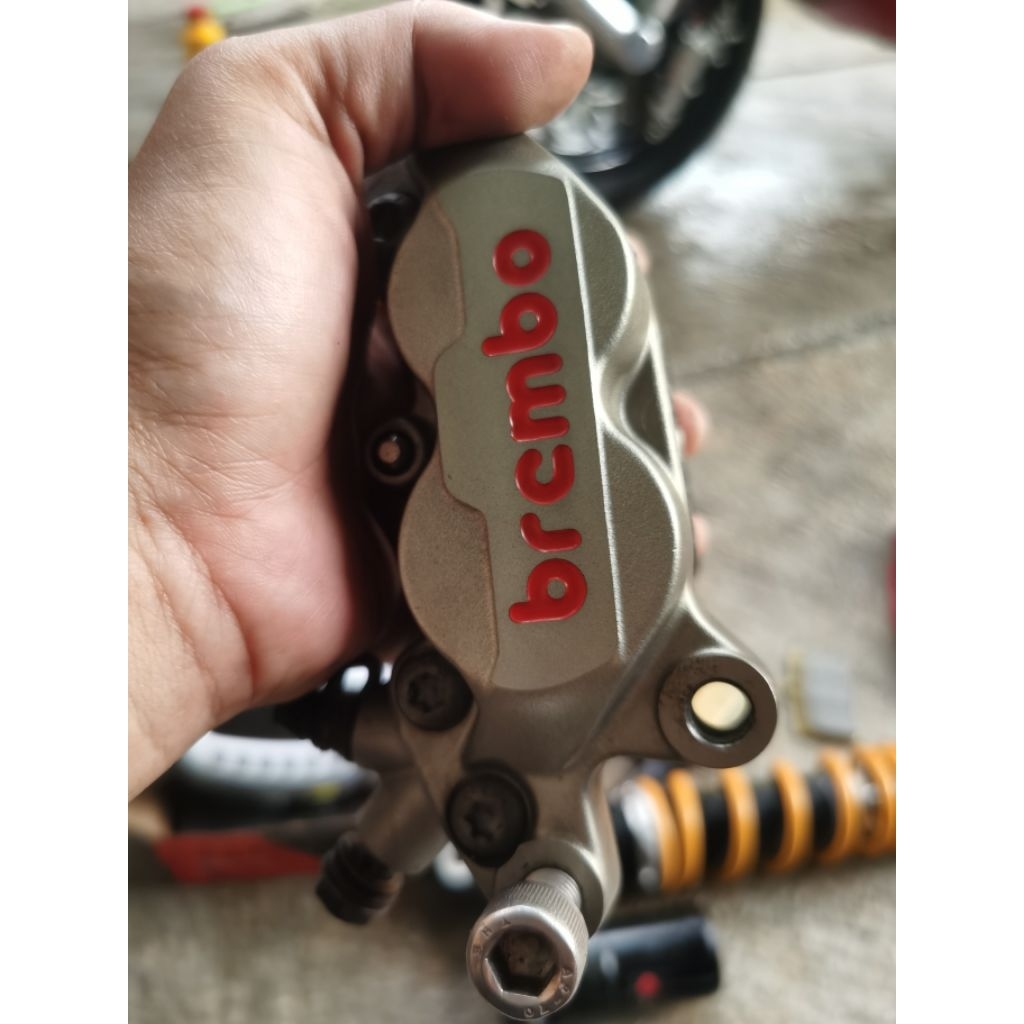 kaliper 4 piston brembo original