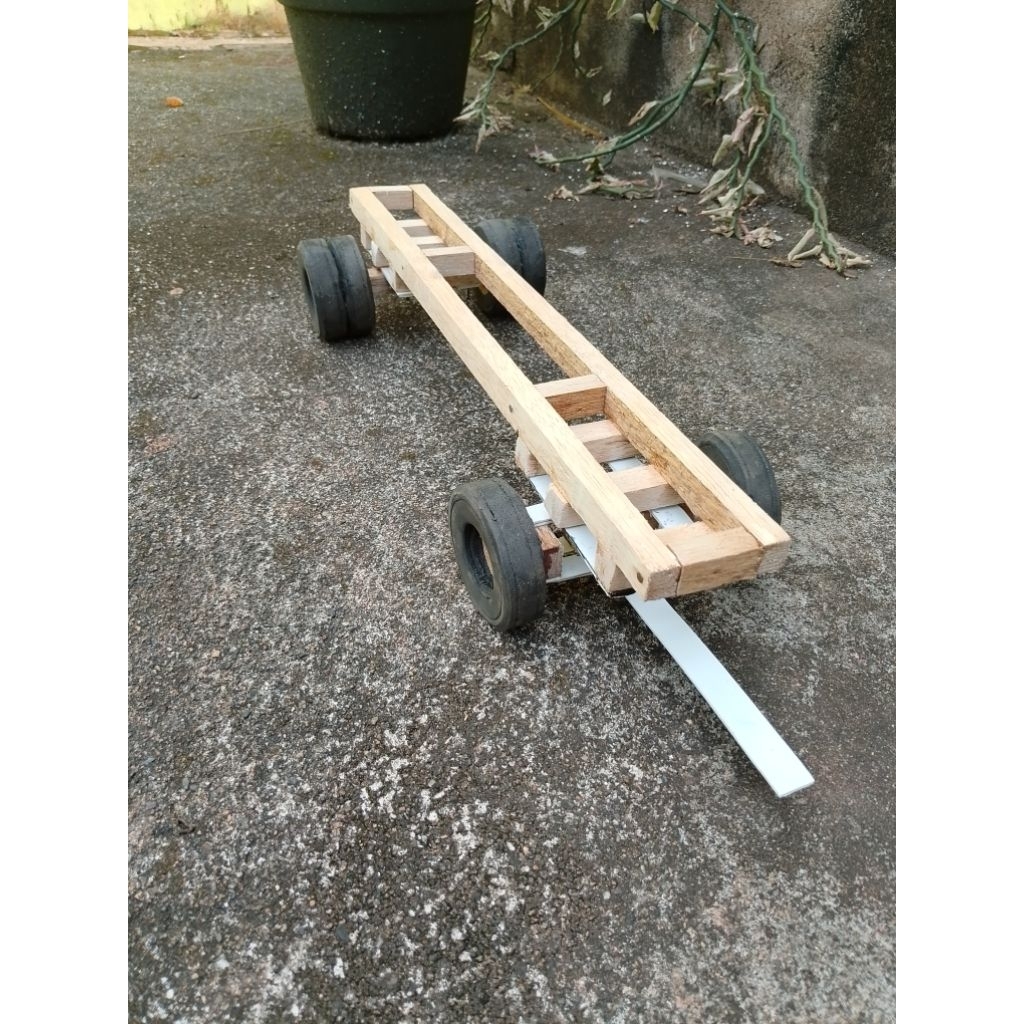 sasis miniatur truk skala 12