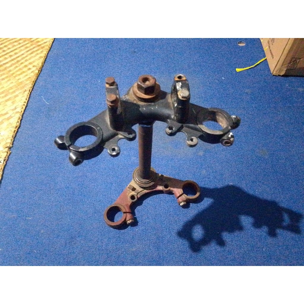 SEGITIGA T ATAS BAWAH LEPASAN HONDA GL