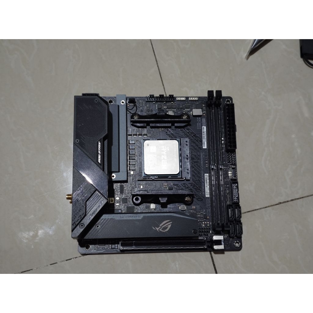 ryzen 5 3600 + asus rog strix b550i gaming second