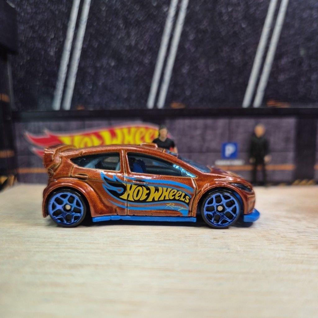 HOT WHEELS FORD FIESTA