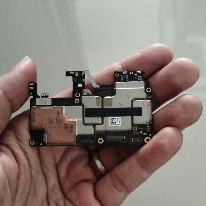 Mesin hp Oppo A3s ram 2/16gb utuh belum pernah service kondisi mati