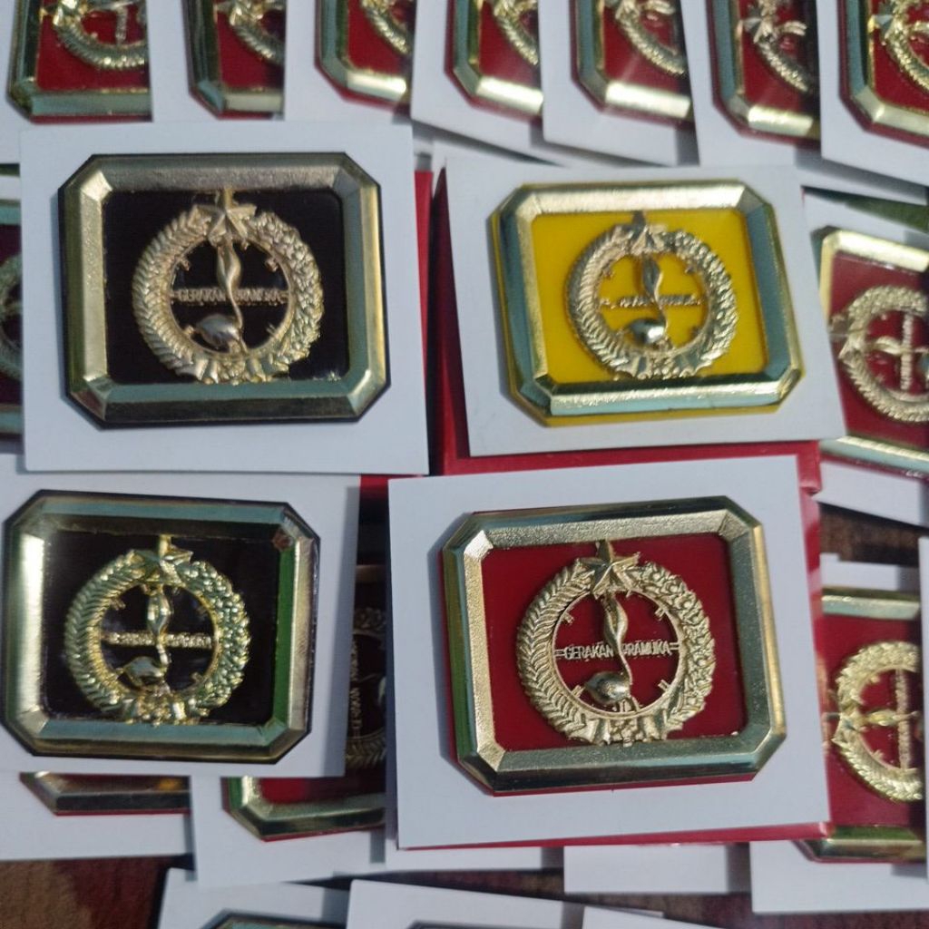 emblem tatop cor logam  pramuka penggalang penegak