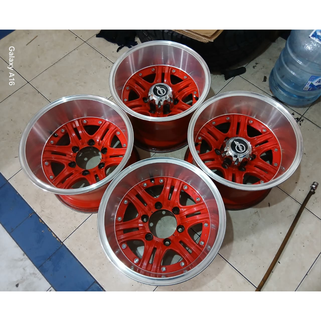 Velg racing gio offrod r15 h6x139 7 x10 et-44