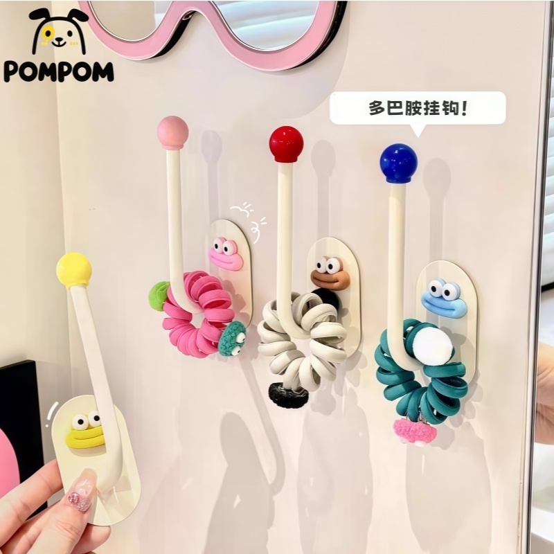 Gantungan Pakaian Motif Bulat Karakter Lucu / Kait Gantungan Tas Pakaian Aksesories Hook Tempel Dind