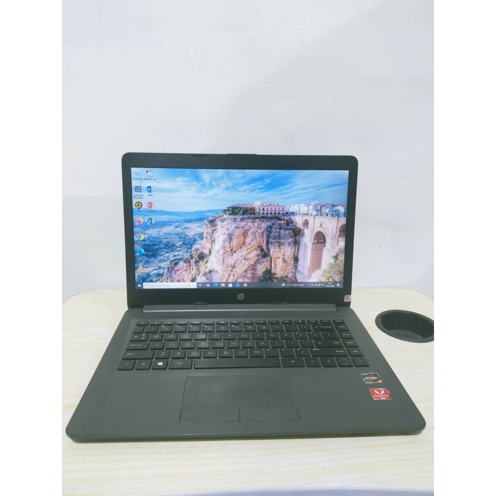Laptop HP 14 AMD RYZEN 3