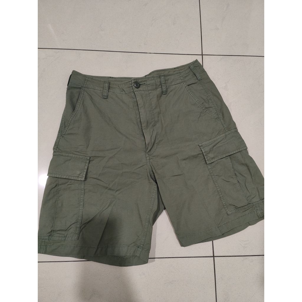Celana Pendek Cargo Uniqlo (olive)