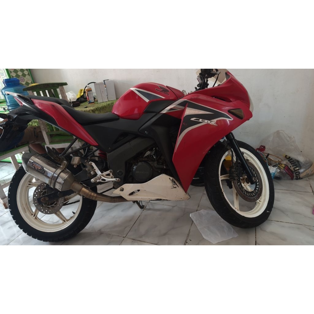 honda CBR surat lengkap 2011