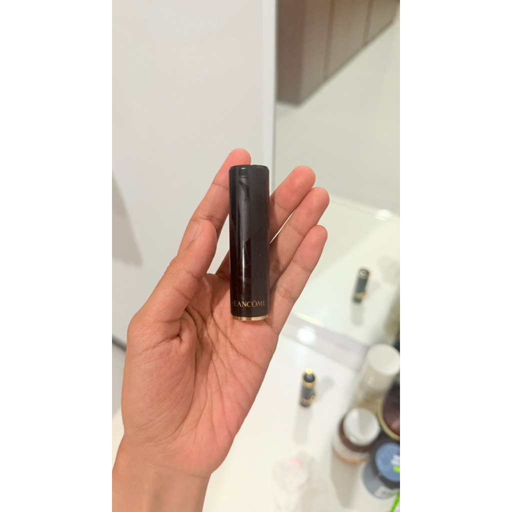 (PRELOVED 95%) LIPSTICK LANCOME ROUGE MATTE) shade ruby kiss