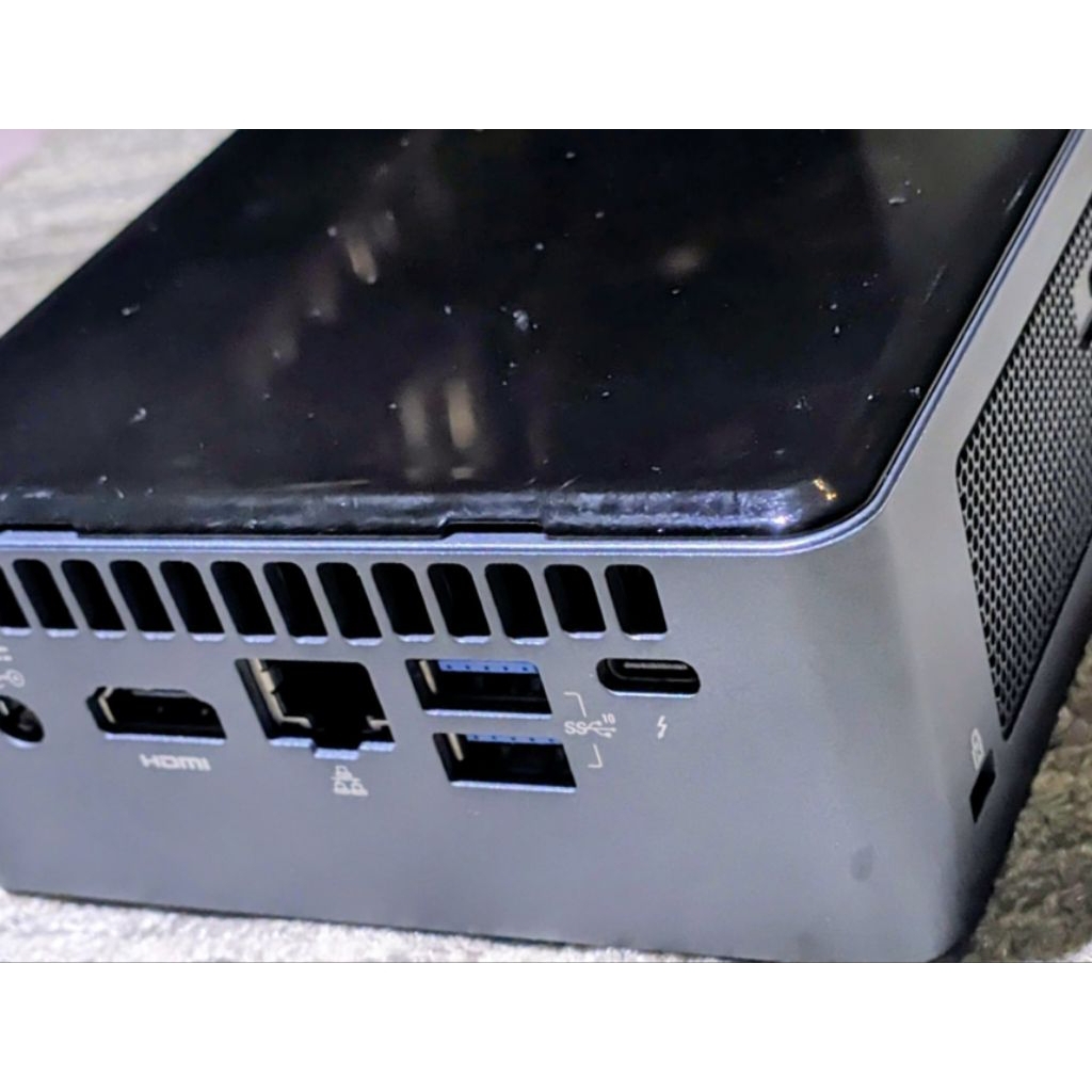 intel NUC i5 gen8