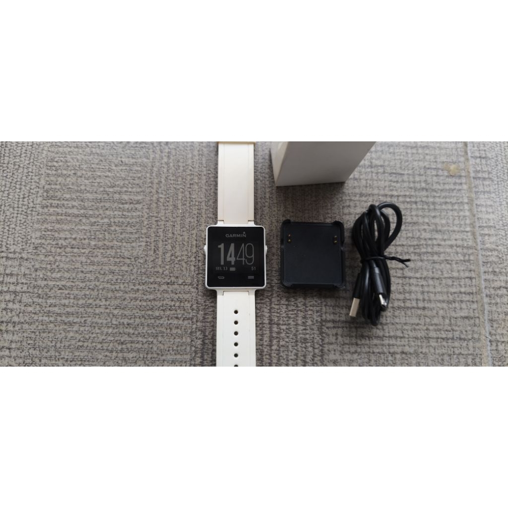 Jam Smartwatch Garmin VivoActive Kotak second normal Baterai awet 12 hari Putih