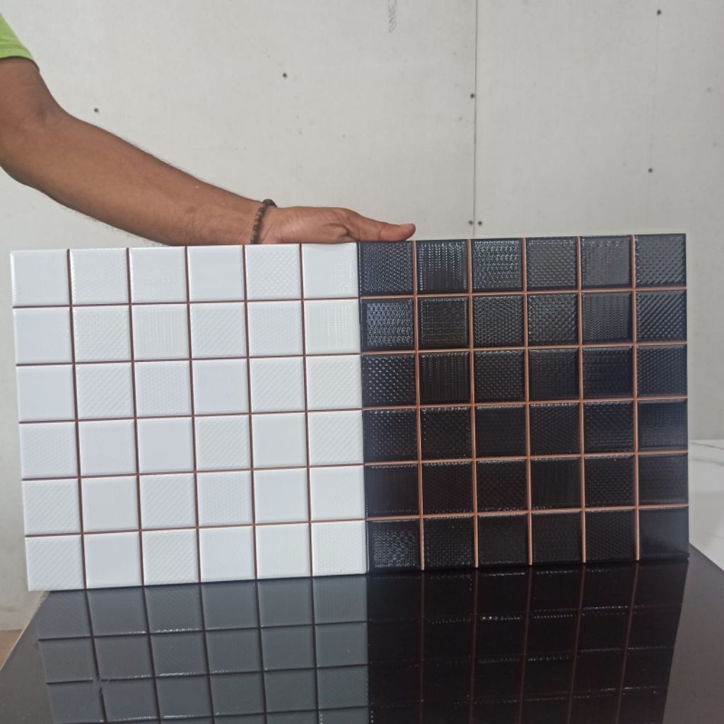 keramik lantai 30x30/keramik dinding dapur/keramik hitam kotak/keramik hitam motif