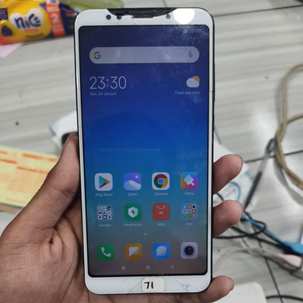 REDMI 5 PLUS 4/64 MINUS CEK DESKRIPSI