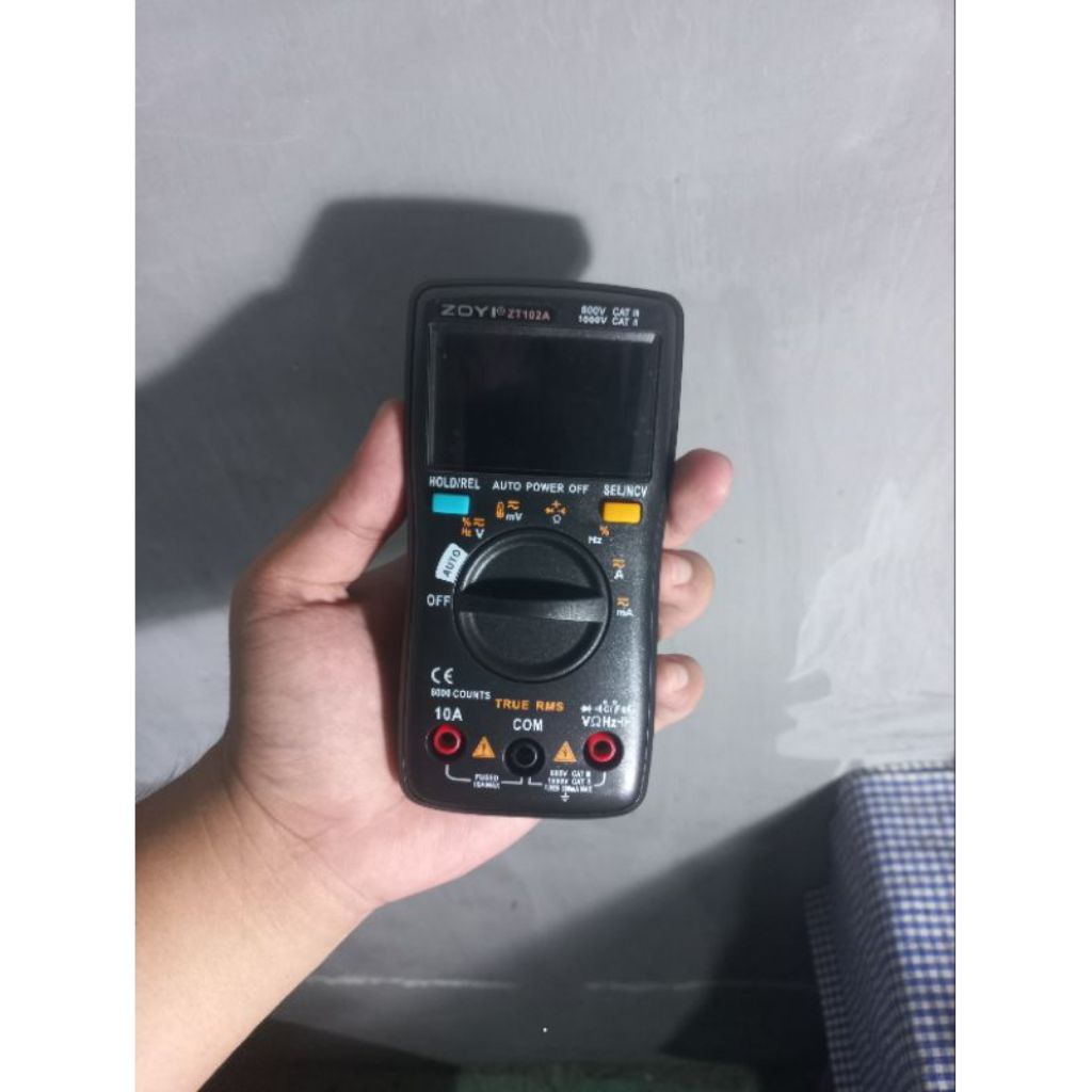Multitester Zoyi ZT102A