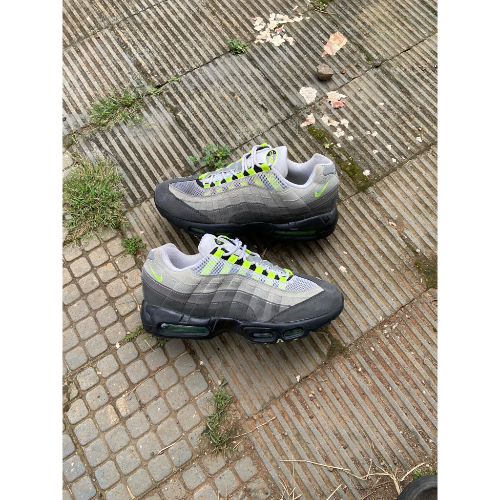 airmax 95 neon second