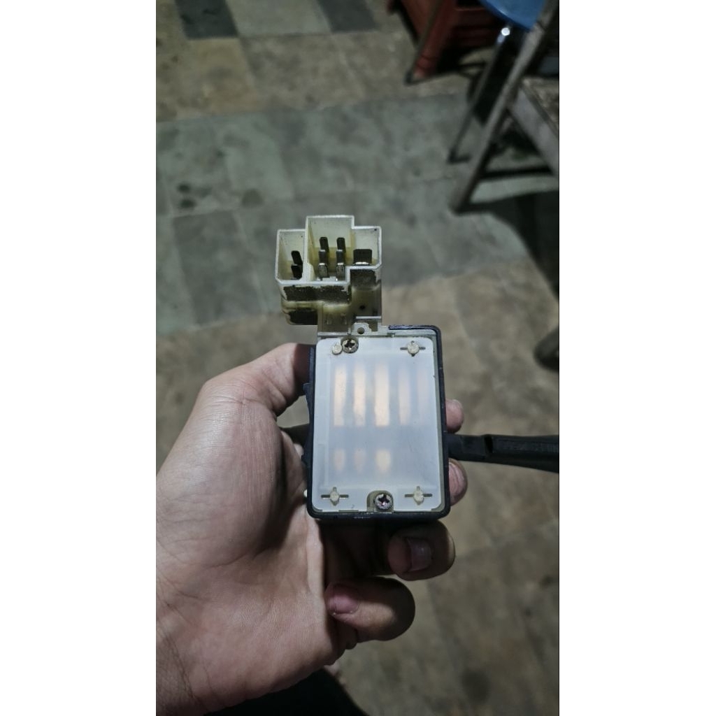 tuas saklar lampu nissan terrano