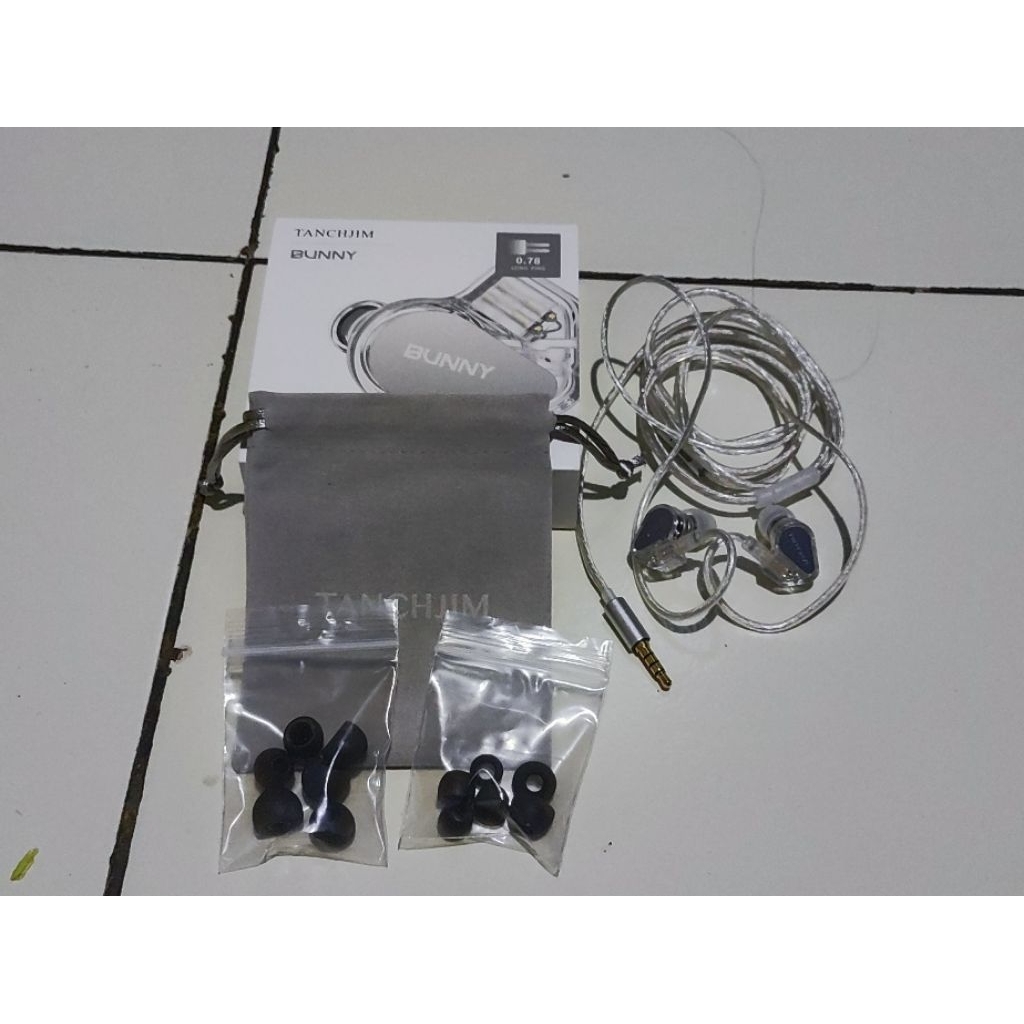 Tanchjim bunny Like new