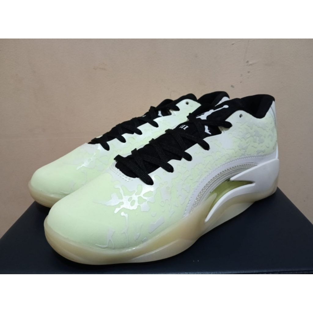 Sepatu Basket Size 45