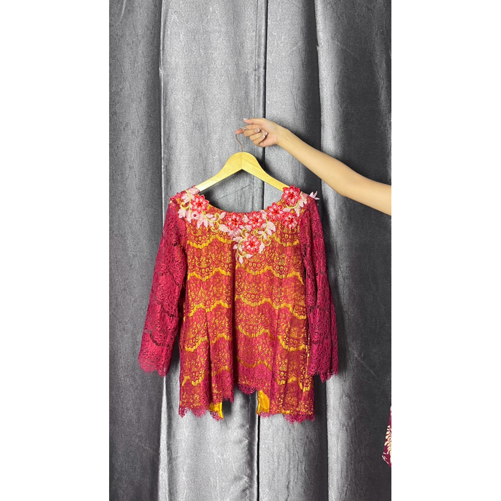 PRELOVED one set kebaya brokat merah jumbo