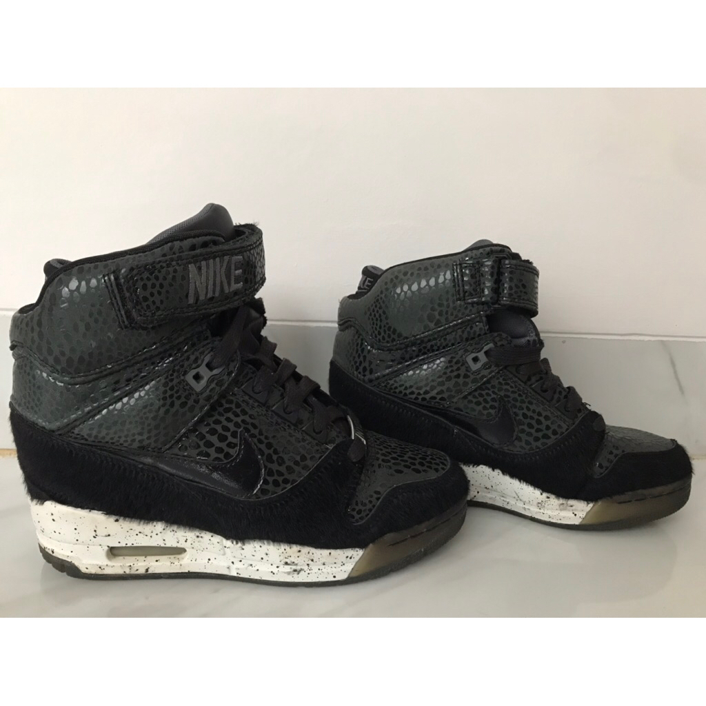Sepatu Hitam PL Nike Air Revolution Sky Hi Wedge Size 36.5 Insole 23