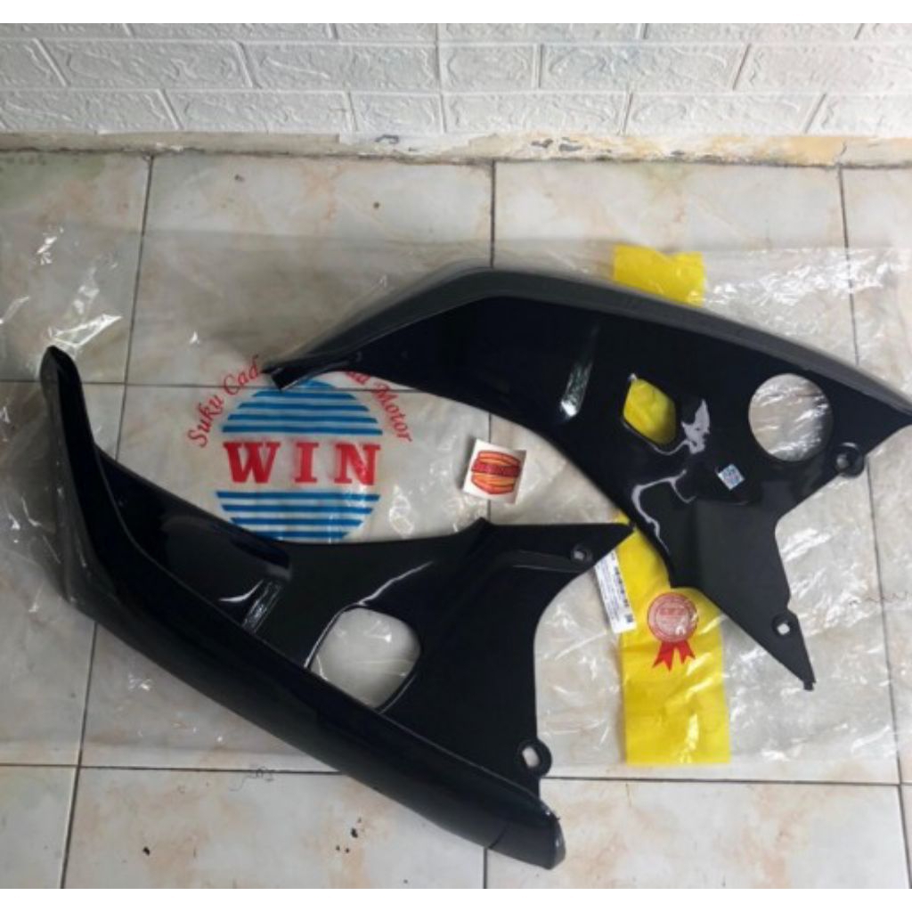 Legshield Luar/Sayap Honda Astrea Grand/Impressa/LegendaWarna Hitam
Merk "WIN"