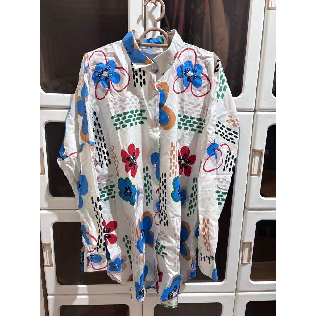 Kemeja oversized Calla the label mirip Nadjani